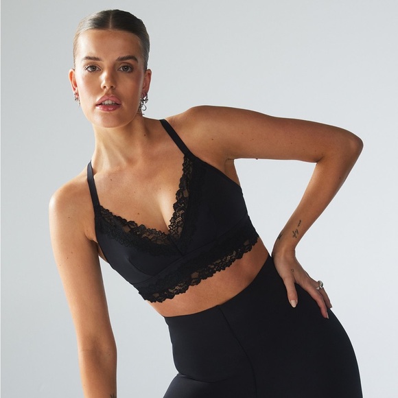 Savage X Fenty Other - Savage X Fenty Lace Race Low Impact Sports Bra